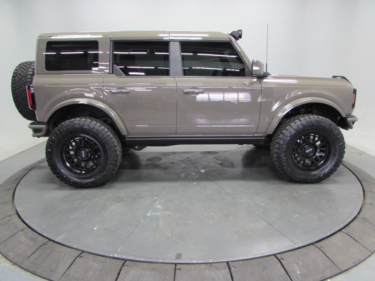2025 Ford Bronco 4-Door Outer Banks - Photo 8