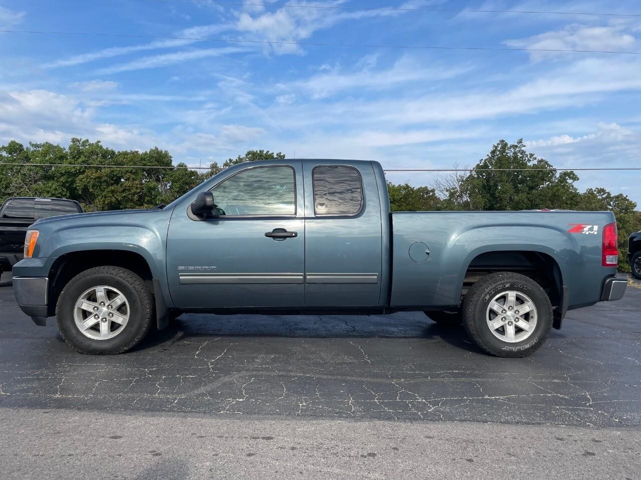 2013 Gmc Sierra 1500 SLE photo 2