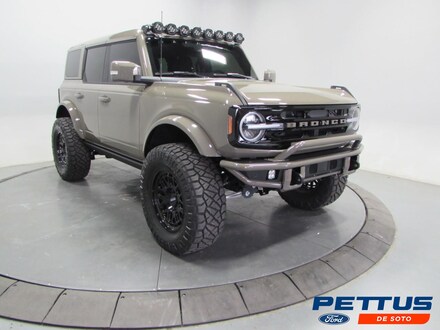 2025 Ford Bronco Outer Banks SUV