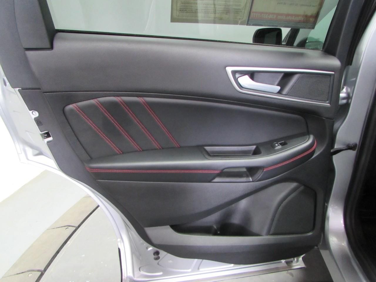 2024 Ford Edge ST-Line - Photo 14