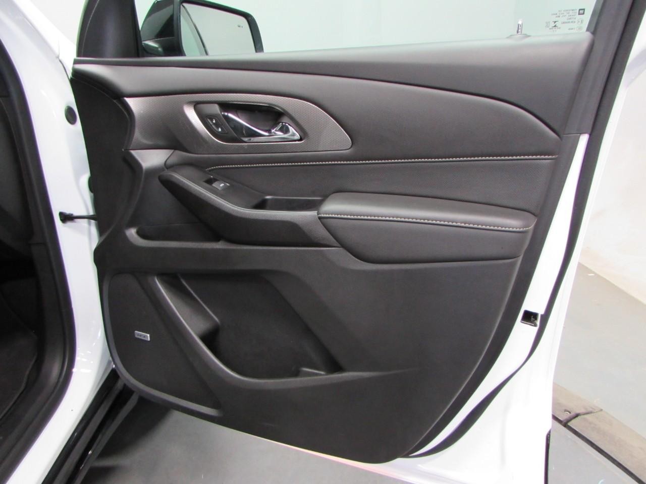 2023 Chevrolet Traverse Premier - Photo 17