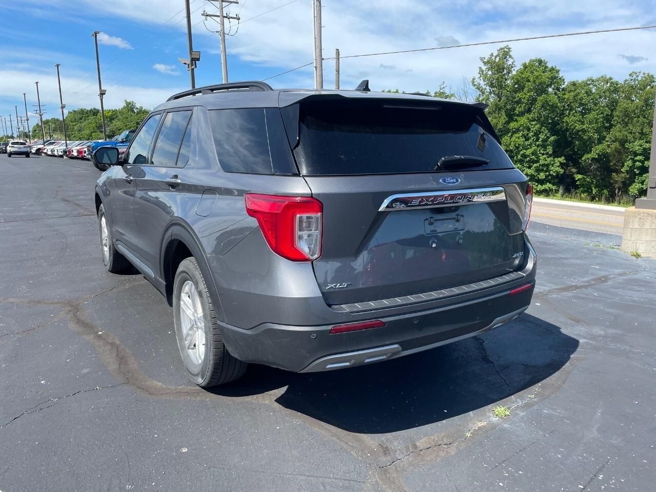 2023 Ford Explorer XLT photo 3