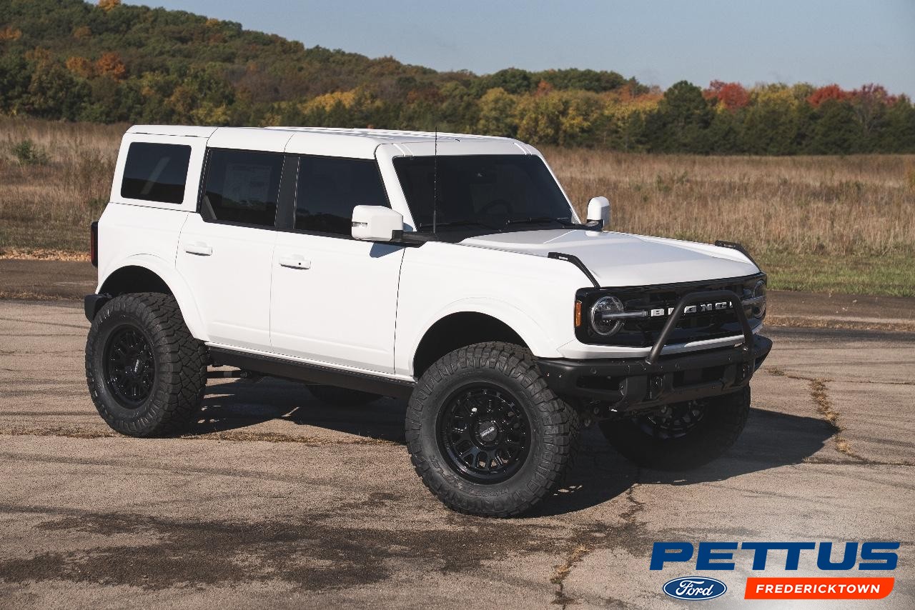 2025 Ford Bronco 4-Door Outer Banks's photo