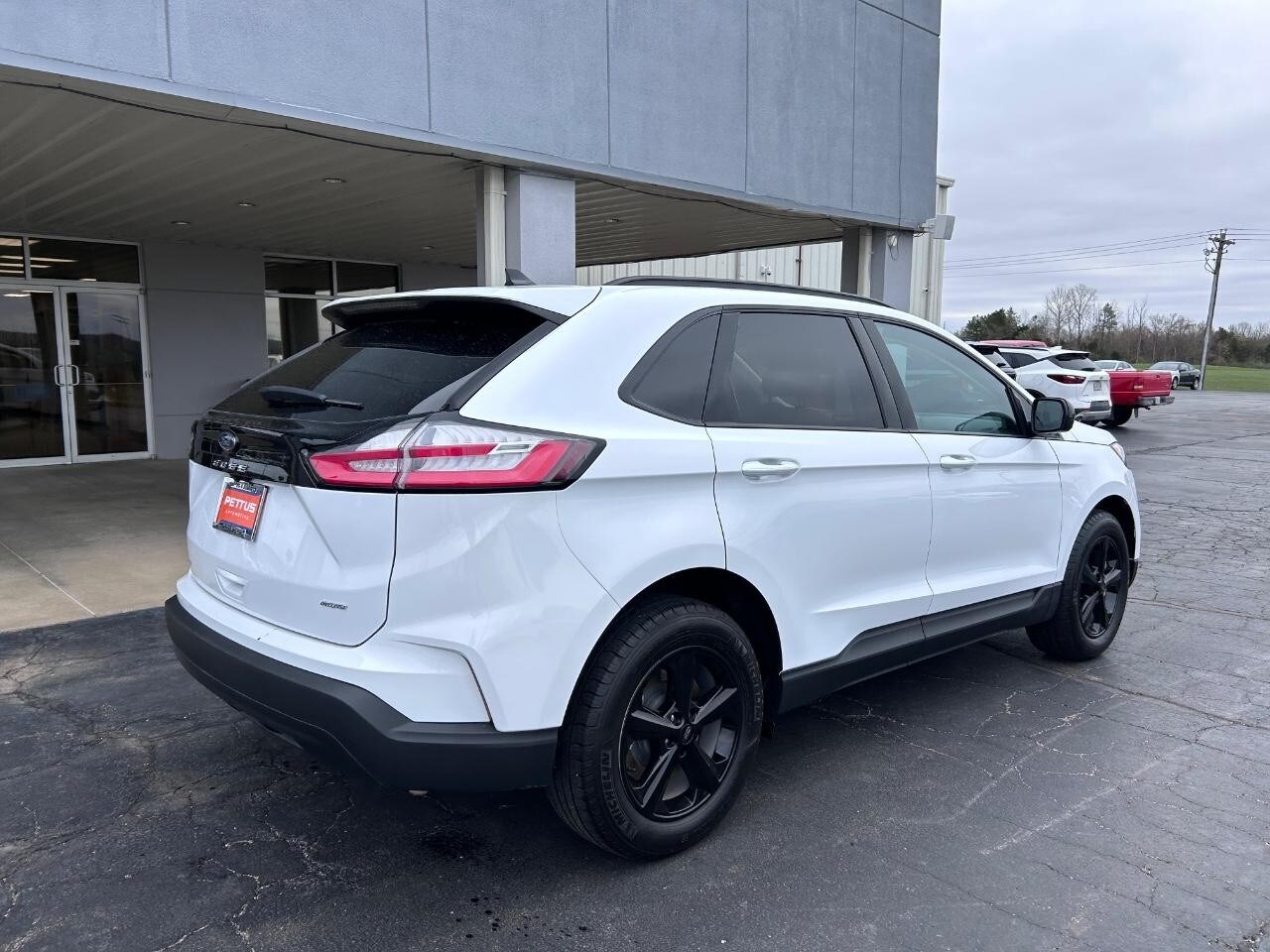 2024 Ford Edge SE photo 3