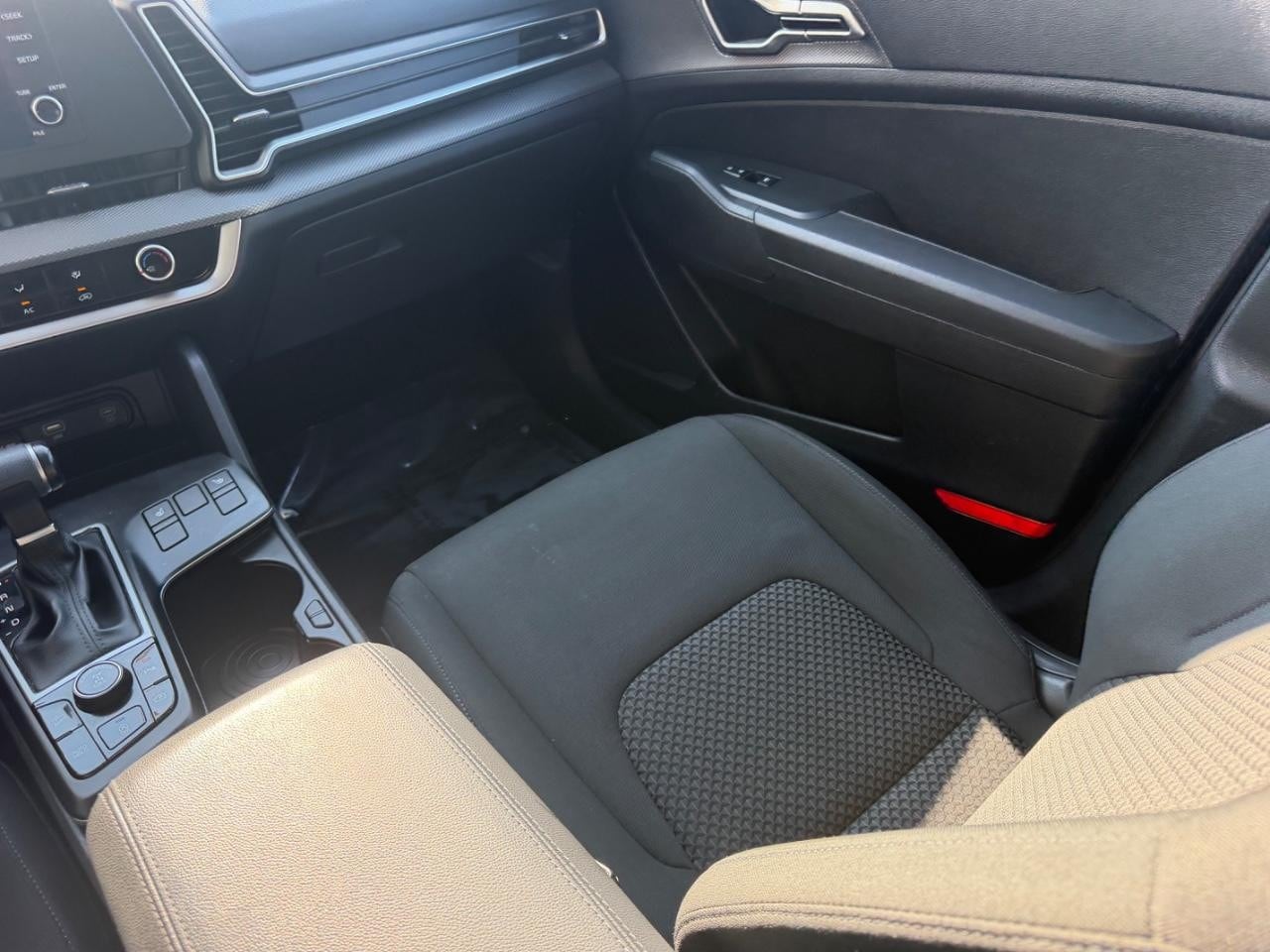 2024 Kia Sportage LX - Photo 17