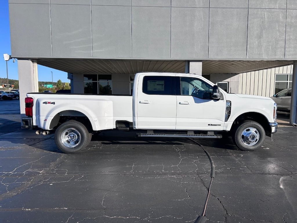 New 2026 Ford F-350 DRW Truck Crew Cab