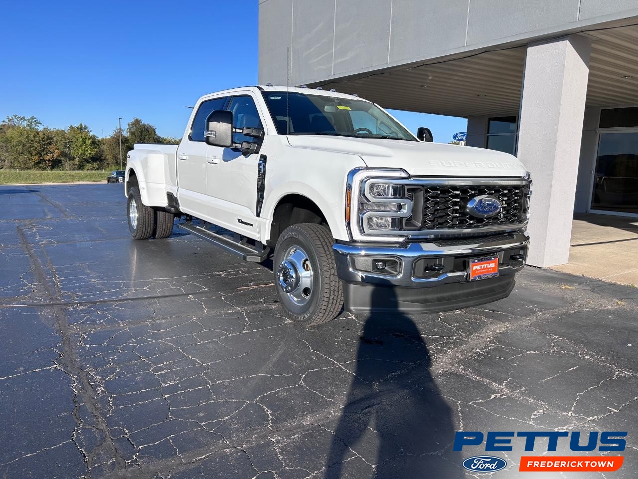 2026 Ford F-350 Super Duty Lariat's photo