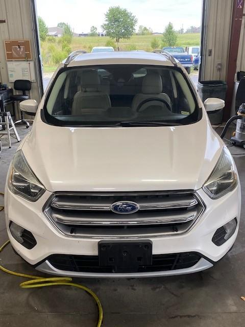 2017 Ford Escape Titanium photo 2