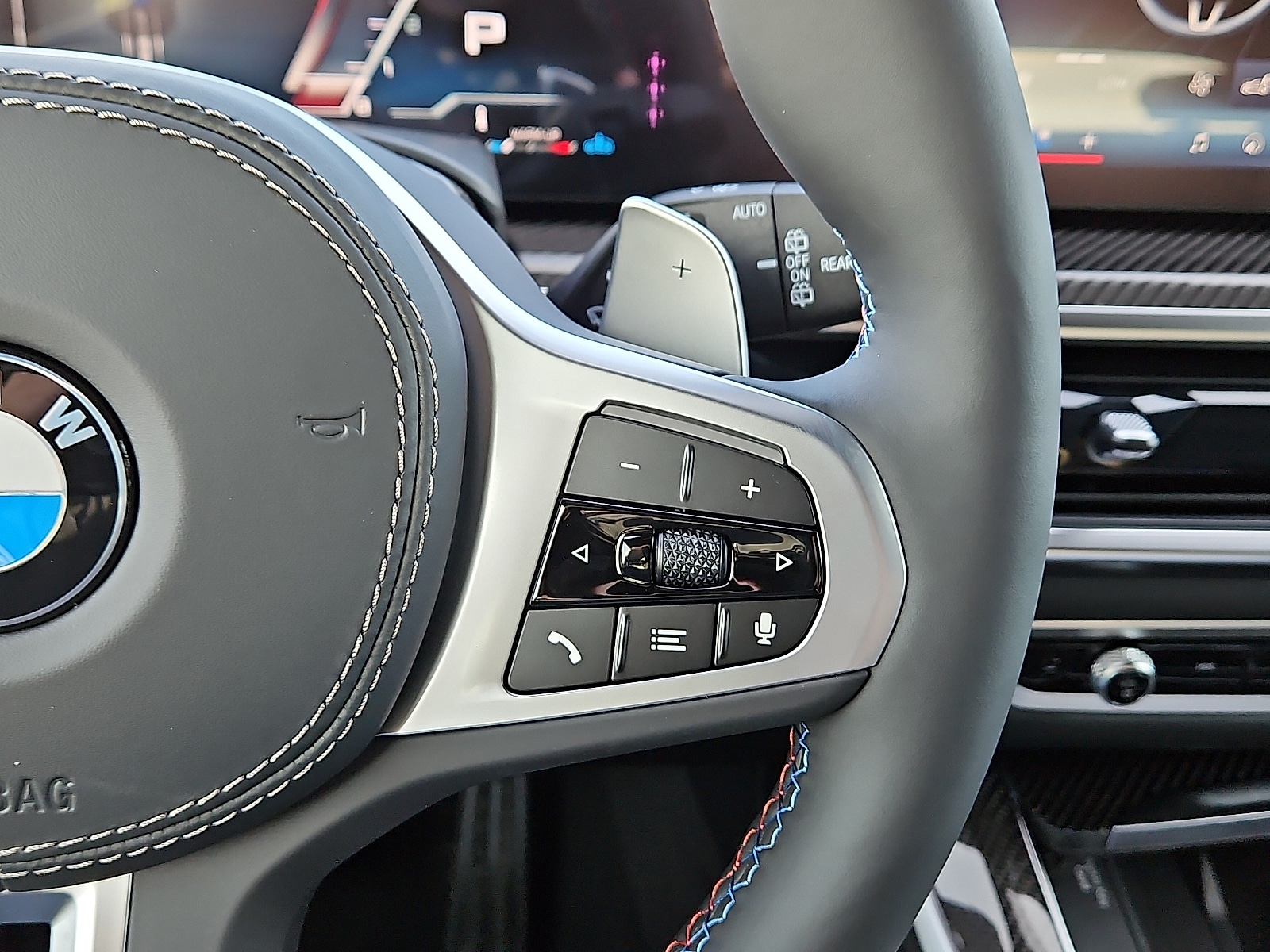 2026 BMW X5 M60i - Photo 19