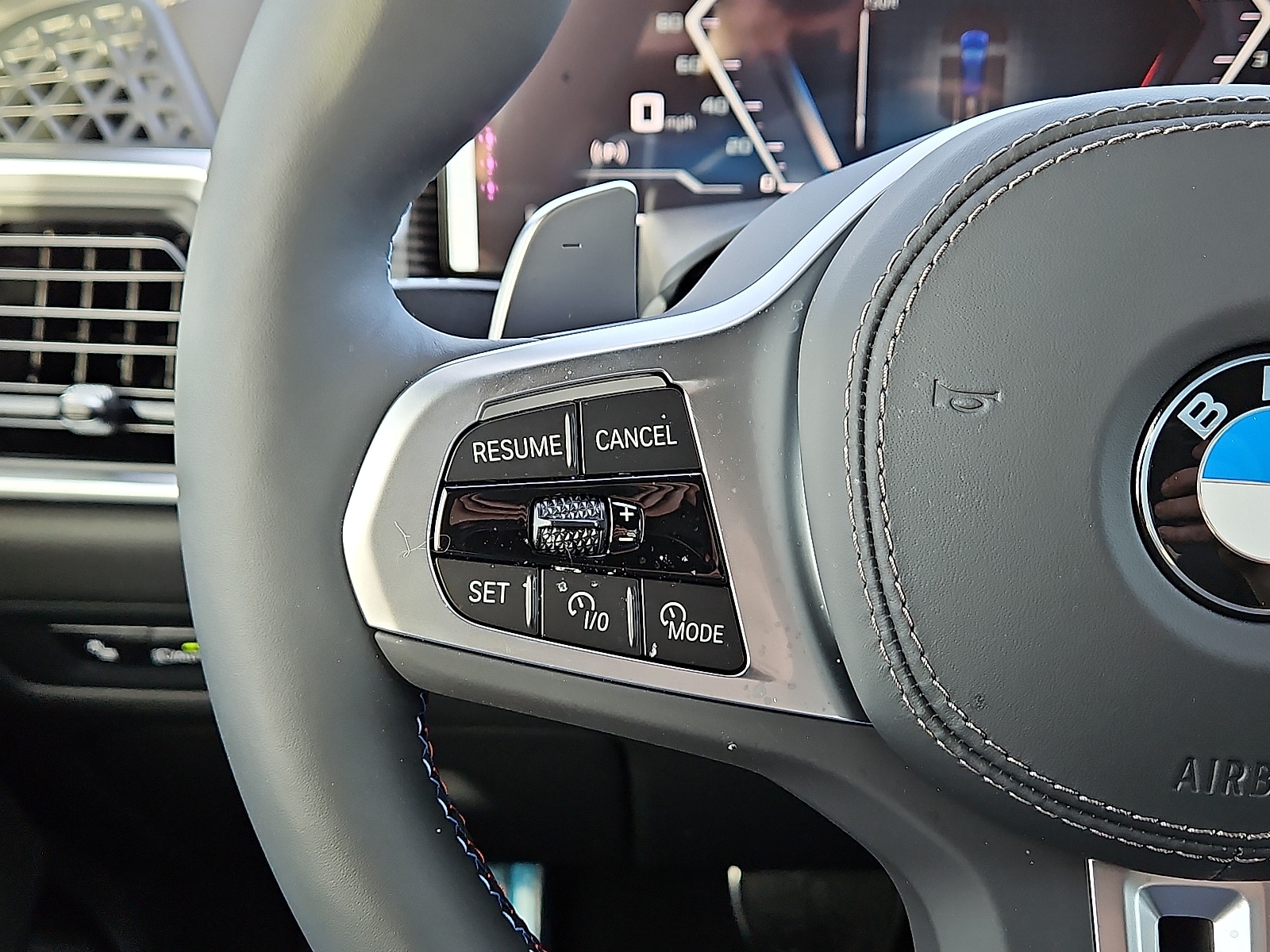 2026 BMW X5 M60i - Photo 18