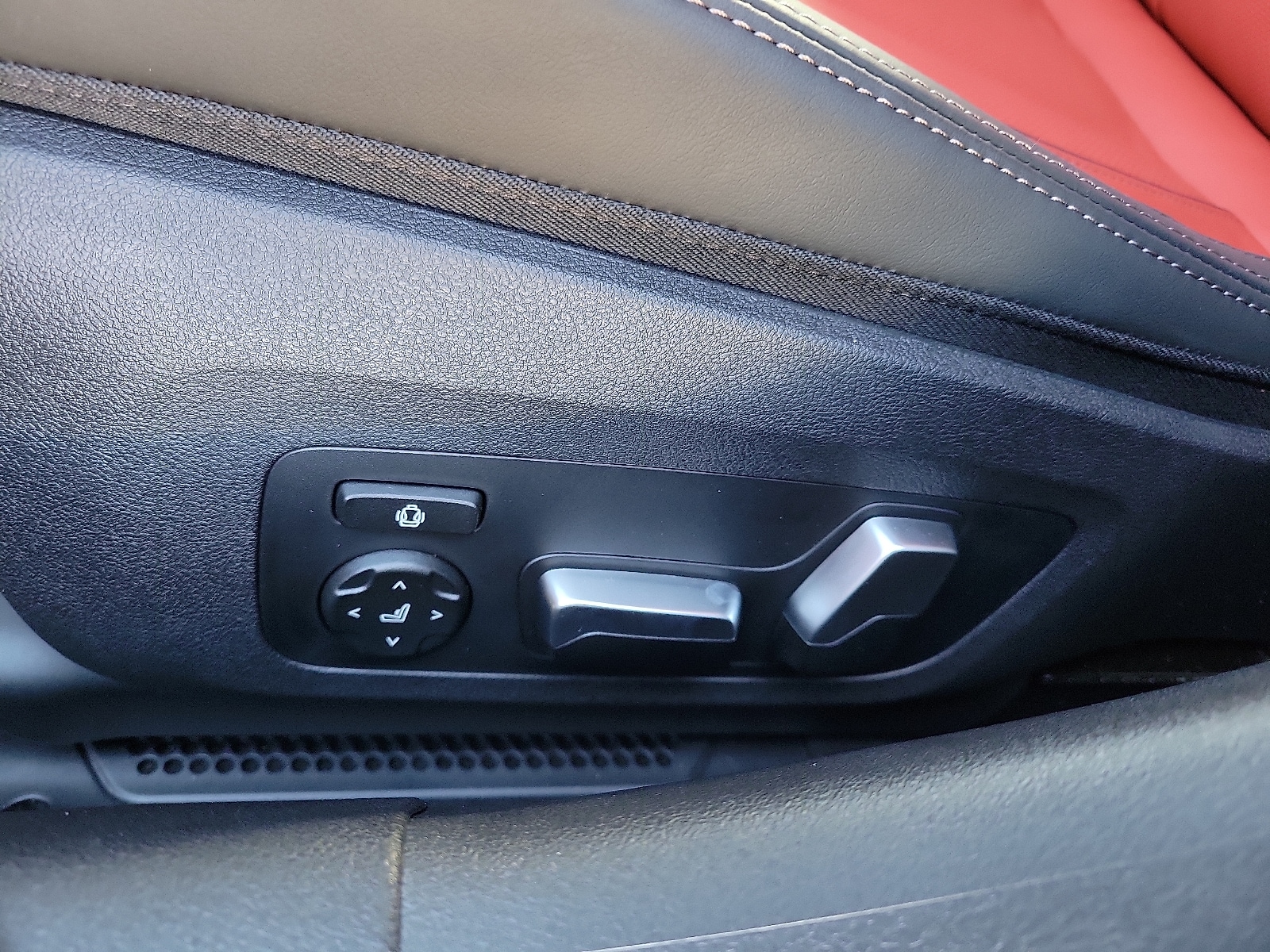 2026 BMW 8 Series 840i - Photo 13
