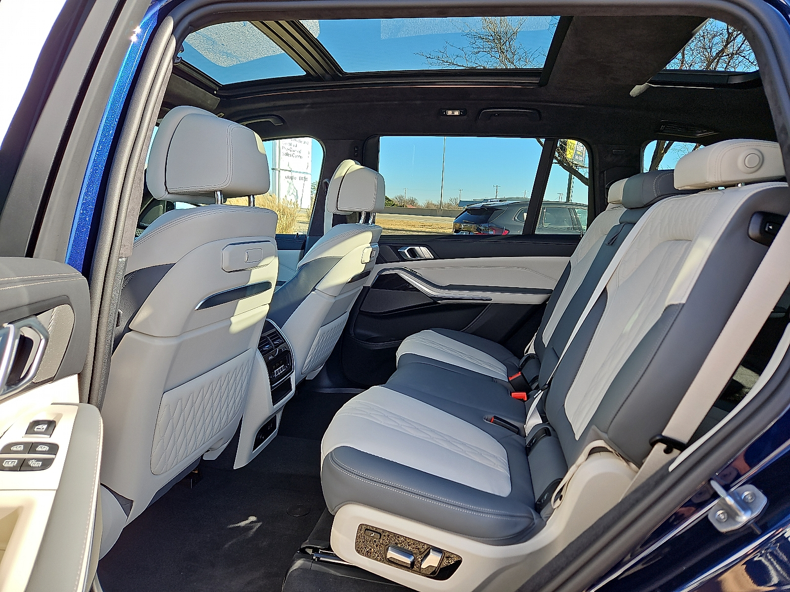 2026 BMW X7 M60i - Photo 9