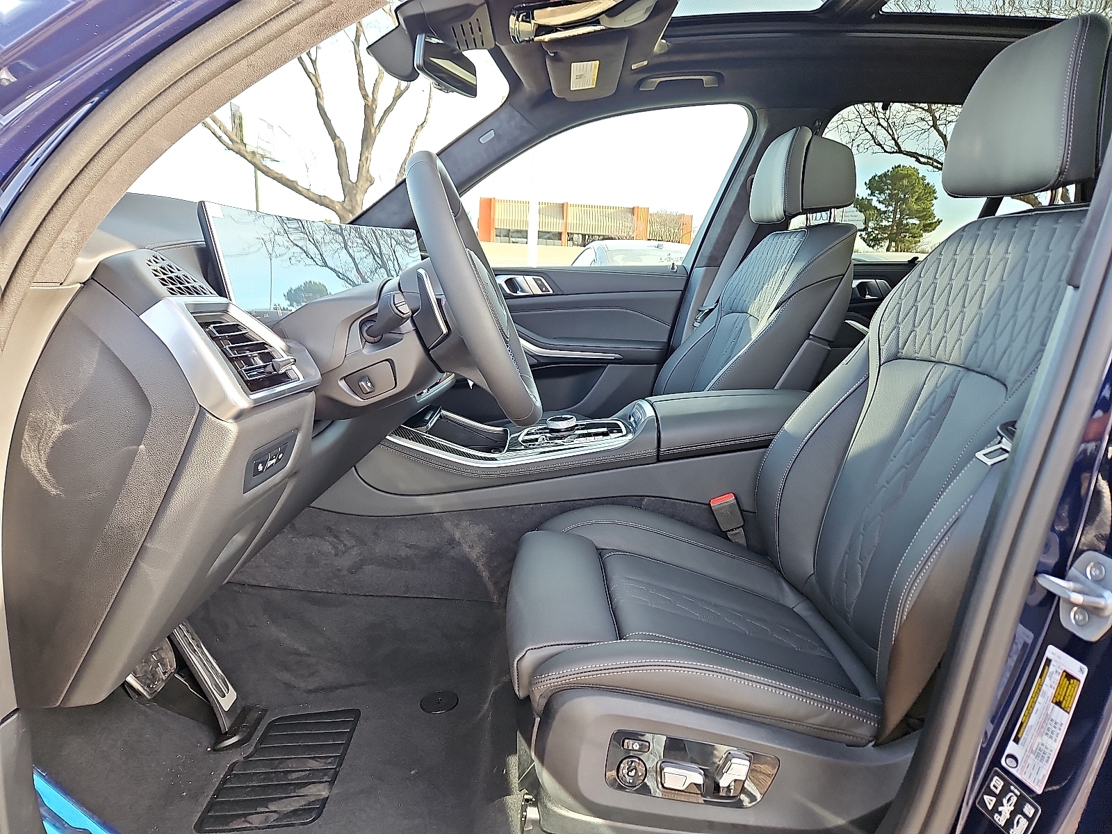 2026 BMW X5 M60i - Photo 11
