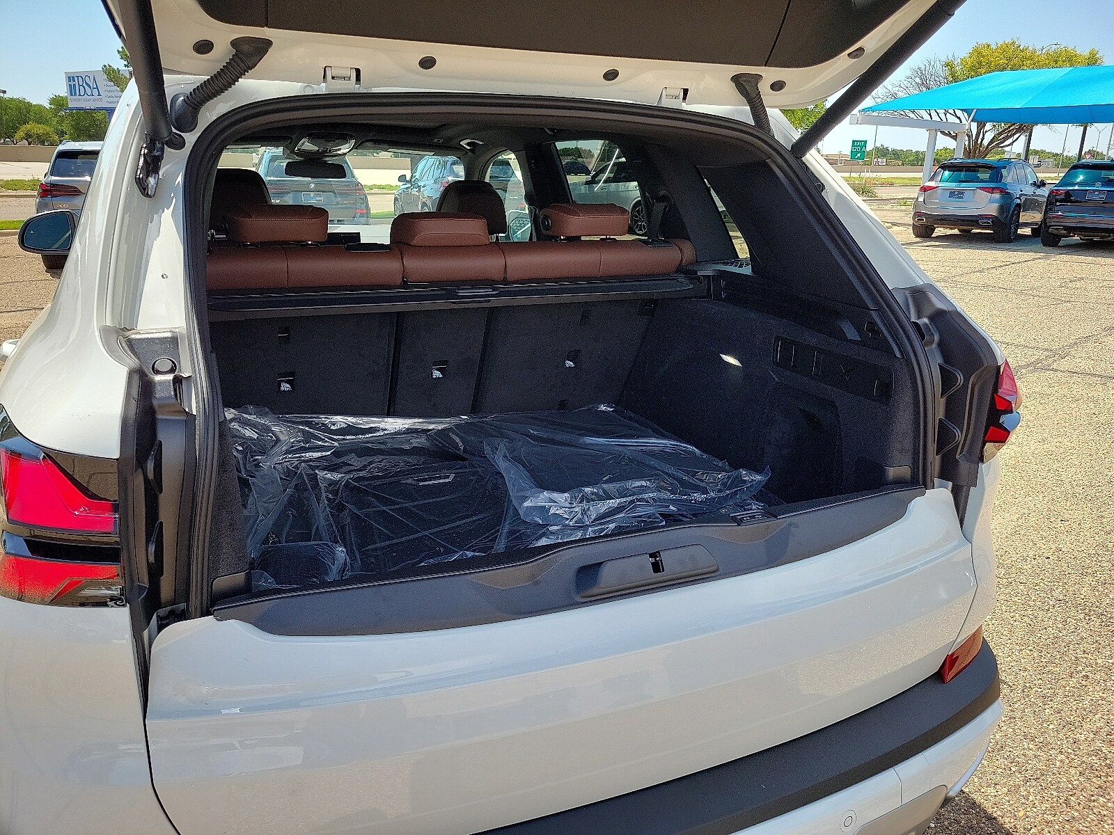 2026 BMW X5 50e - Photo 8