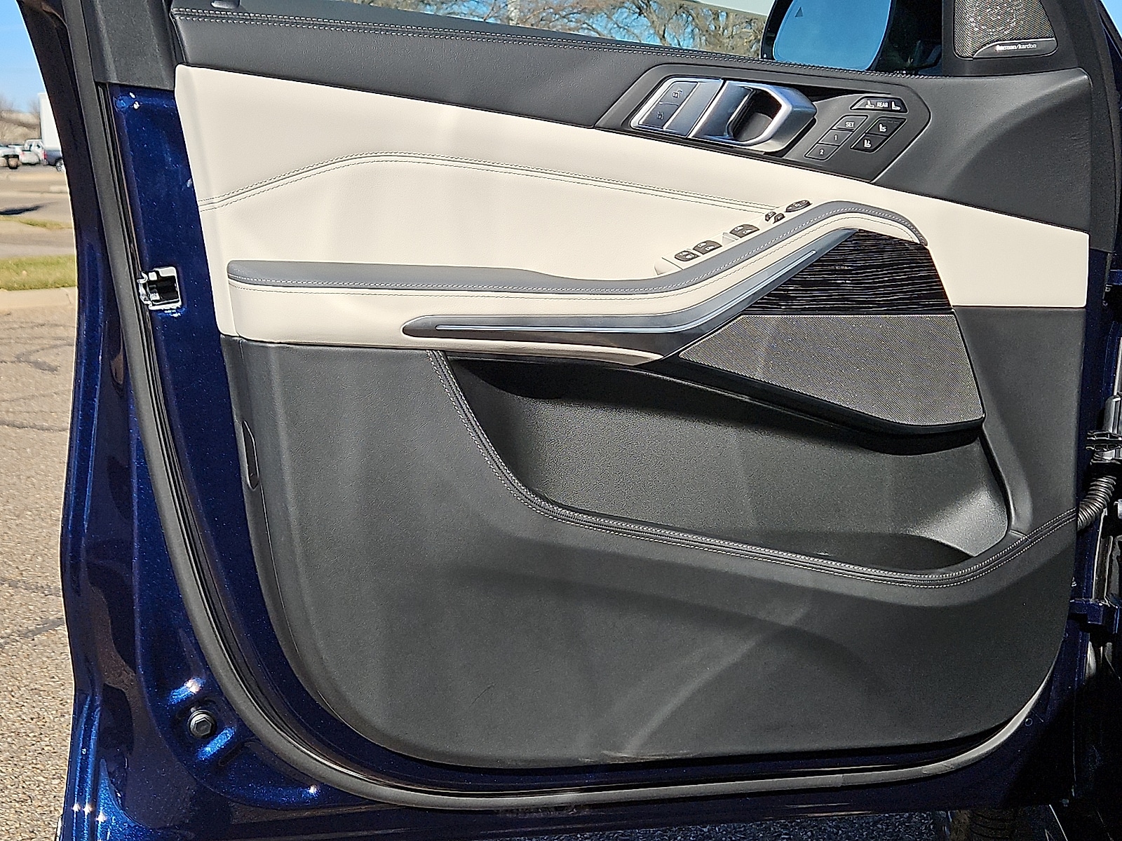 2026 BMW X7 M60i - Photo 13