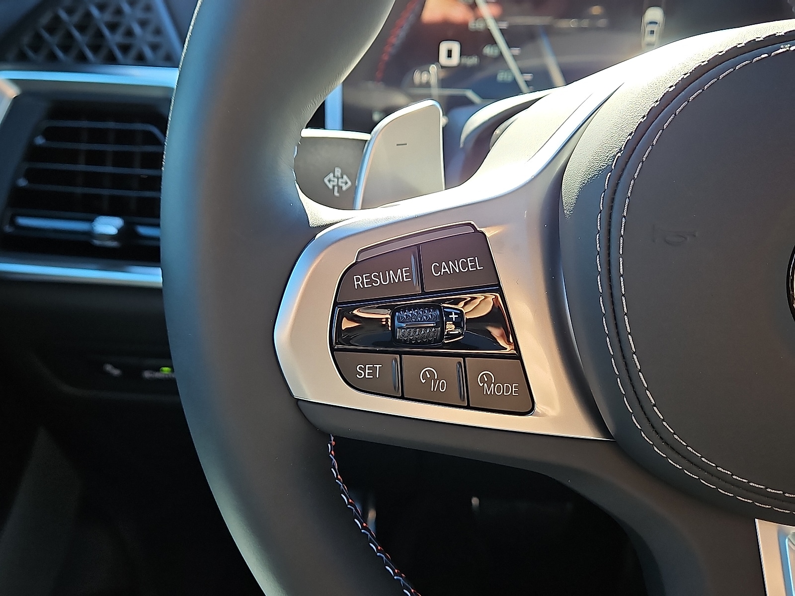 2026 BMW X6 M60i - Photo 18