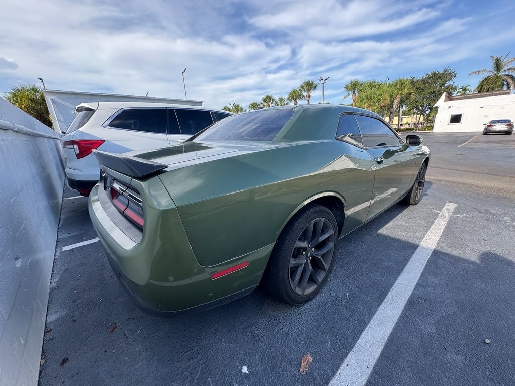 2019 Dodge Challenger SXT photo 4