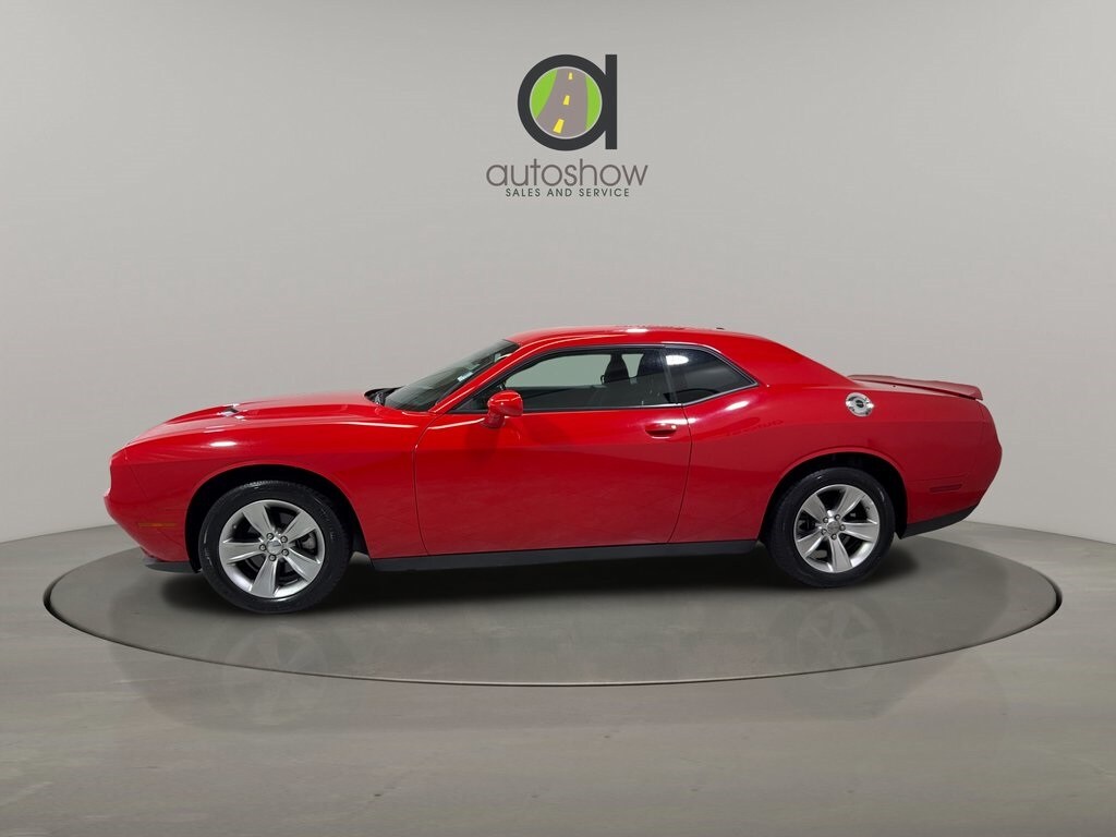 2022 Dodge Challenger SXT photo 4
