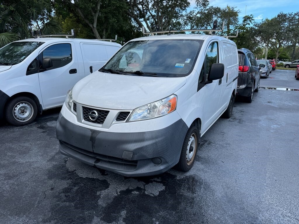 2018 Nissan NV200 S photo 2