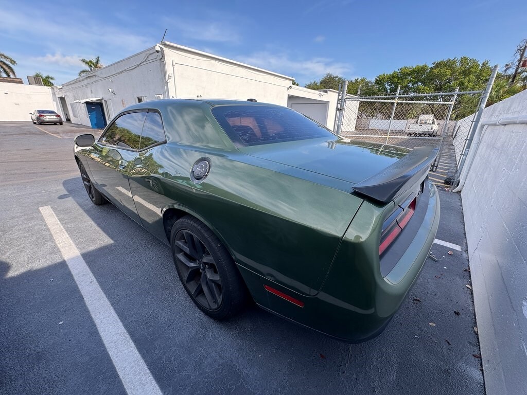 2019 Dodge Challenger SXT photo 3