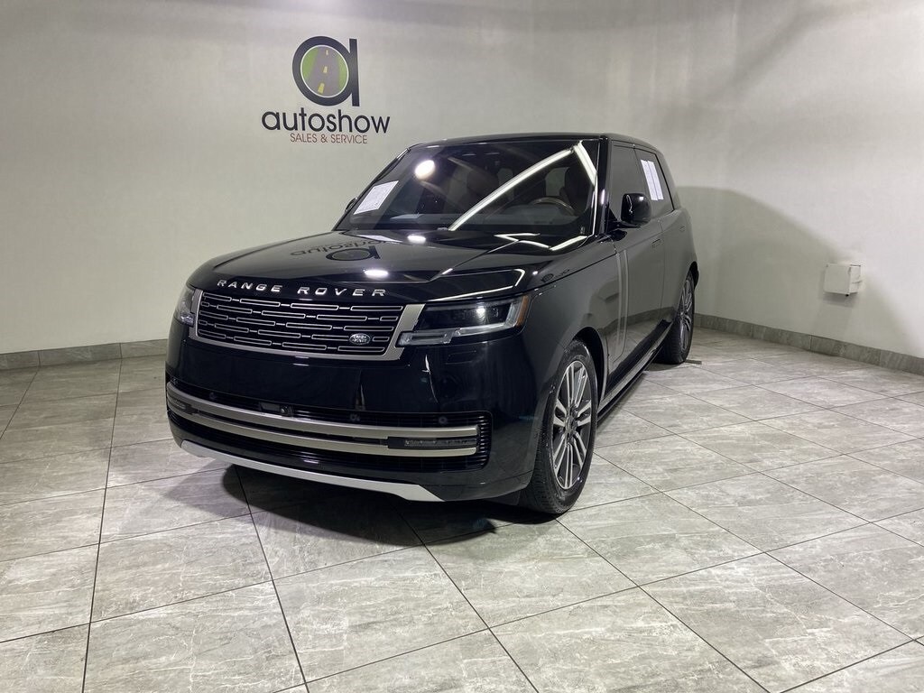 2023 Land Rover Range Rover SE photo 2