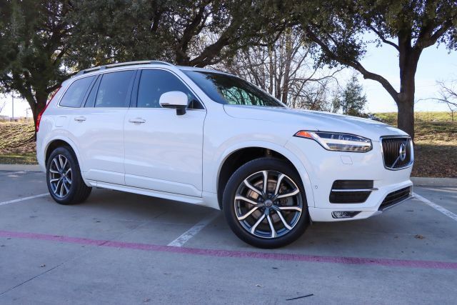 2016 Volvo XC90 Momentum's photo