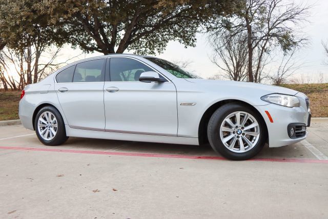 2015 BMW 5 Series 528i