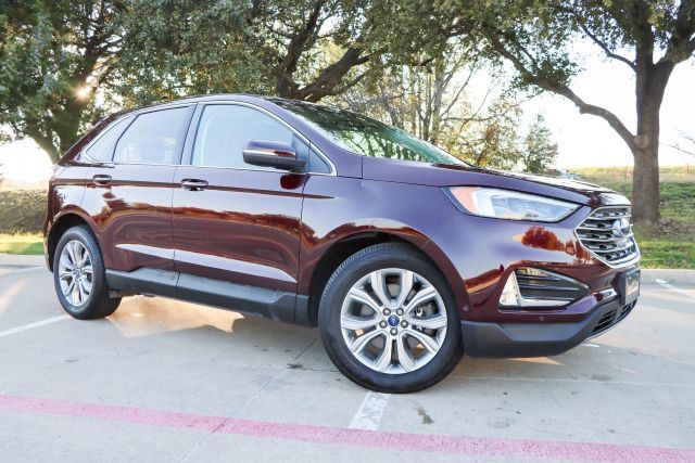 2019 Ford Edge Titanium's photo