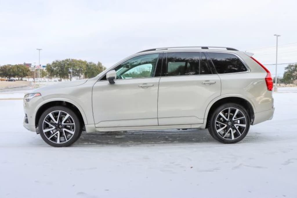 Used 2018 Volvo XC90 T6 AWD Momentum (7 Passenger) SUV
