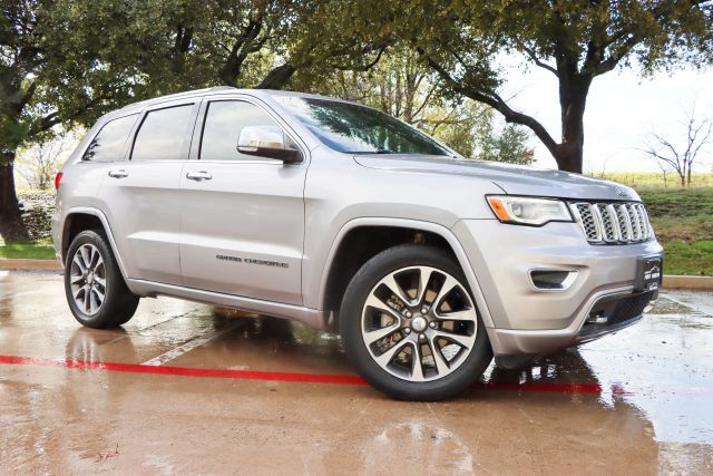 2017 Jeep Grand Cherokee Overland's photo