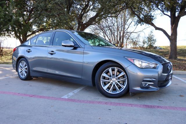 2015 INFINITI Q50 Premium's photo