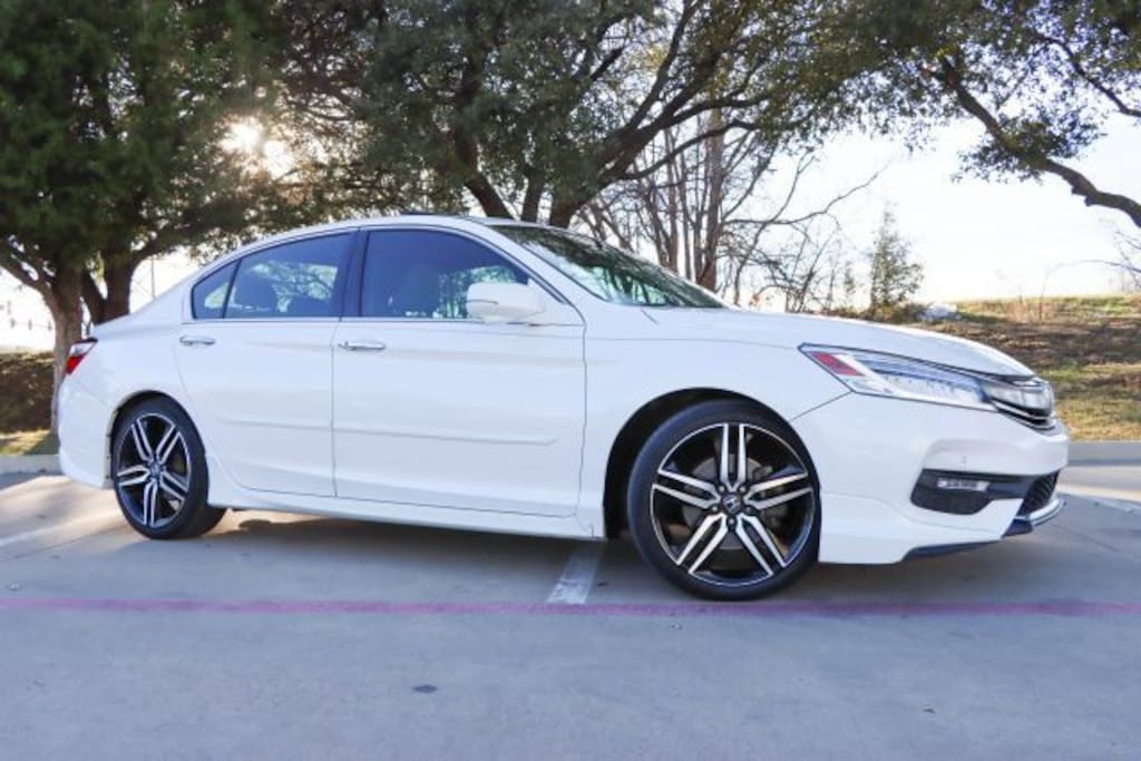 Used 2017 Honda Accord Touring V6 Sedan