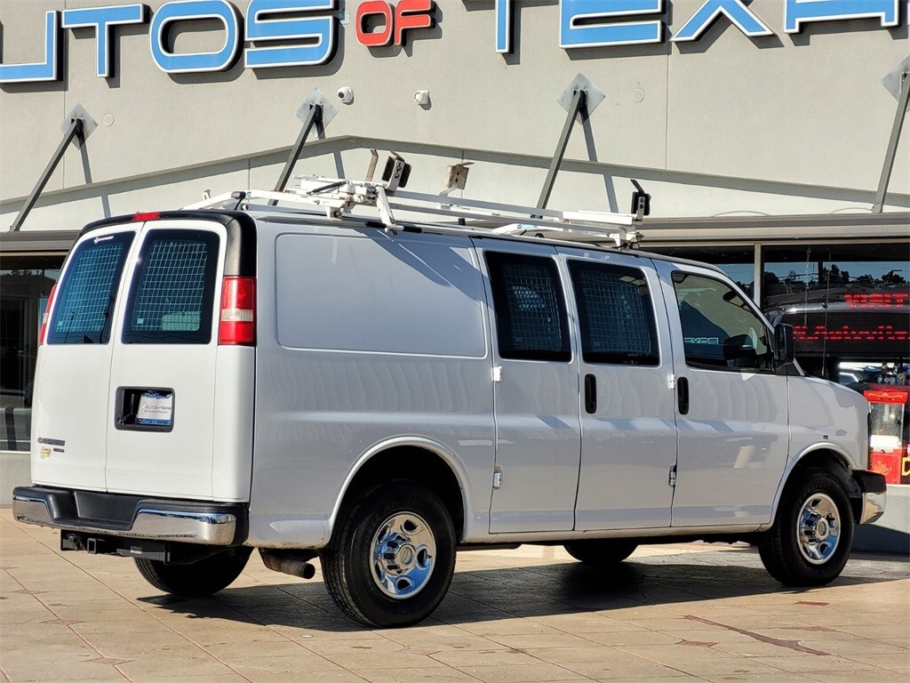 2014 Chevrolet Express 2500 Van photo 4