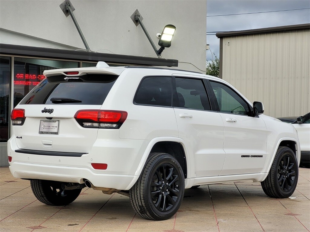 2021 Jeep Grand Cherokee Laredo X photo 3