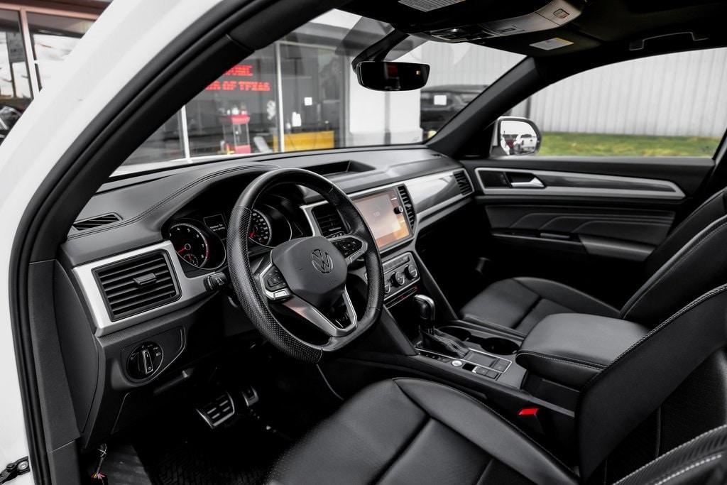 Used 2021 Volkswagen Atlas Cross Sport 3.6L V6 SE w/Technology R-Line SUV