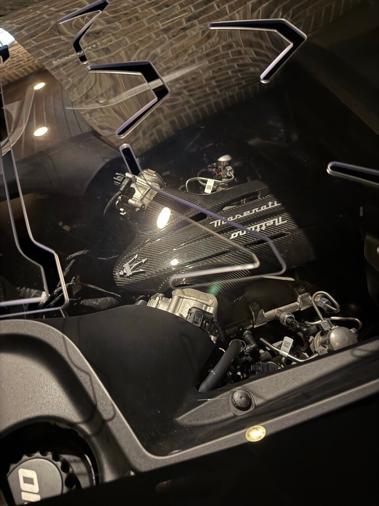 2023 Maserati MC20 Base photo 3