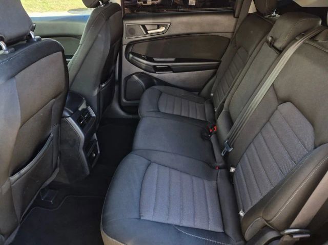 2019 Ford Edge SE - Photo 17