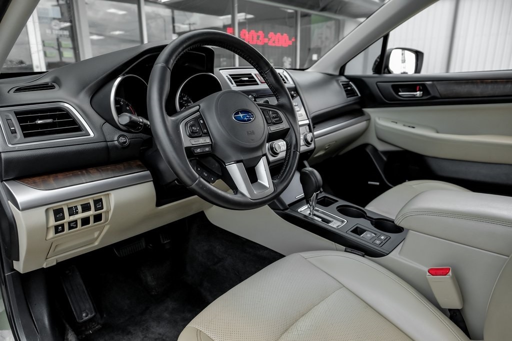 Used 2015 Subaru Outback 2.5i Limited w/Moonroof/KeylessAccess/Nav/EyeSight SUV