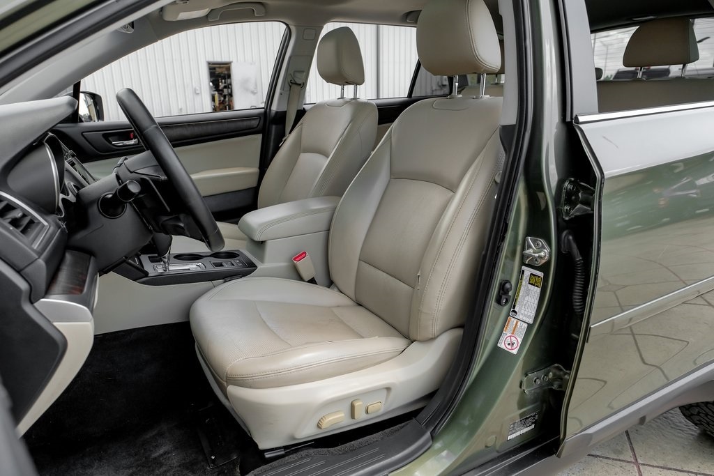 Used 2015 Subaru Outback 2.5i Limited w/Moonroof/KeylessAccess/Nav/EyeSight SUV