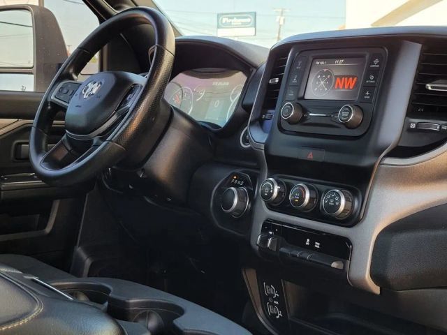 2024 RAM Ram 3500 Pickup Tradesman - Photo 31