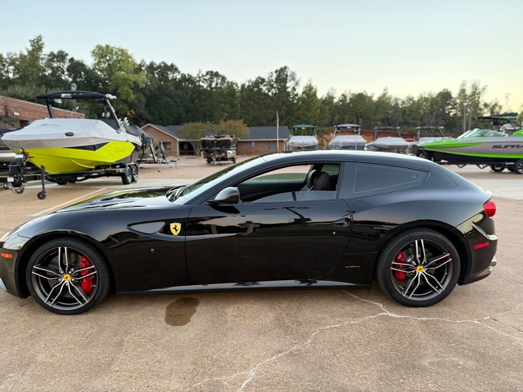2016 Ferrari FF Base photo 2