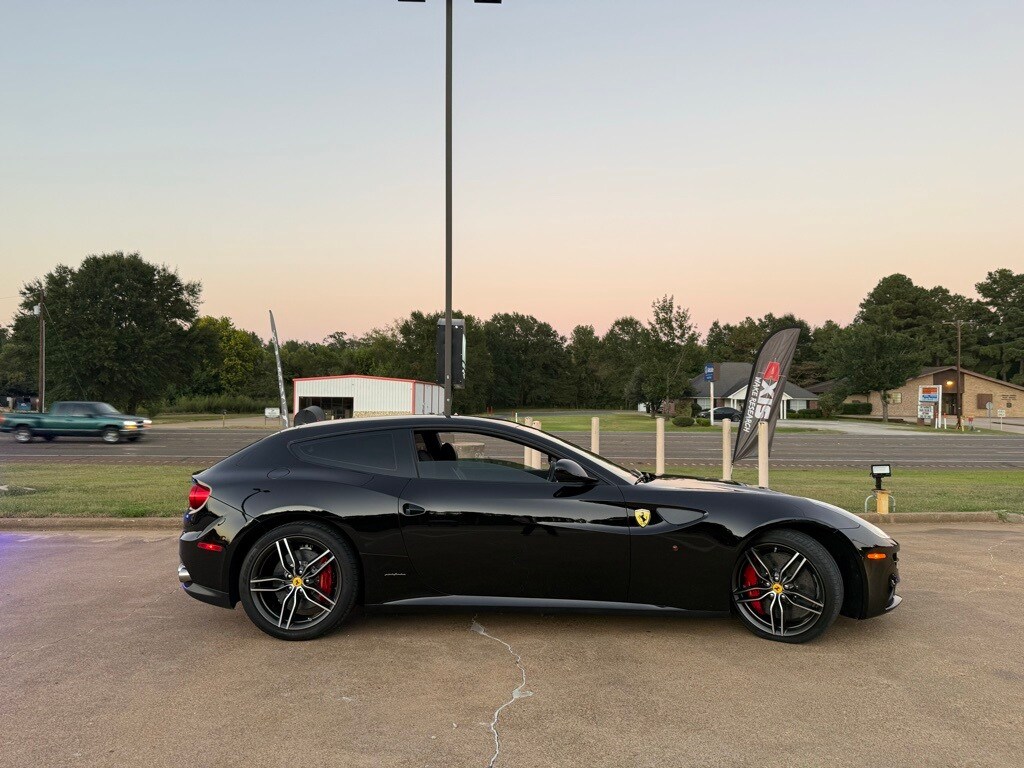 2016 Ferrari FF Base photo 3