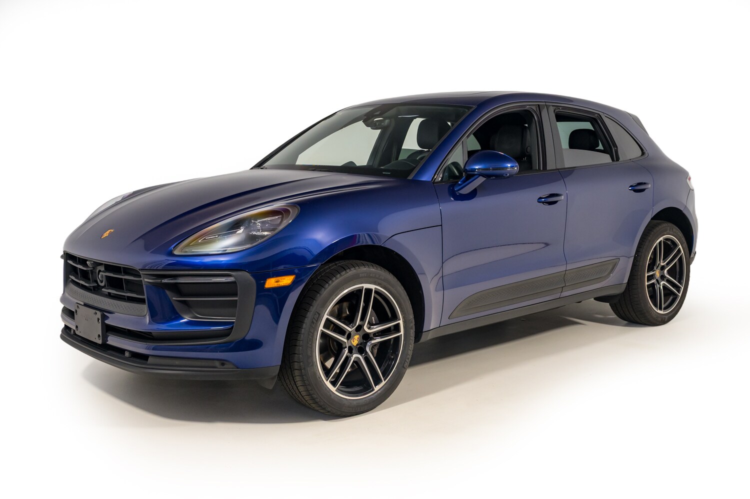 2023 Porsche Macan T photo 3