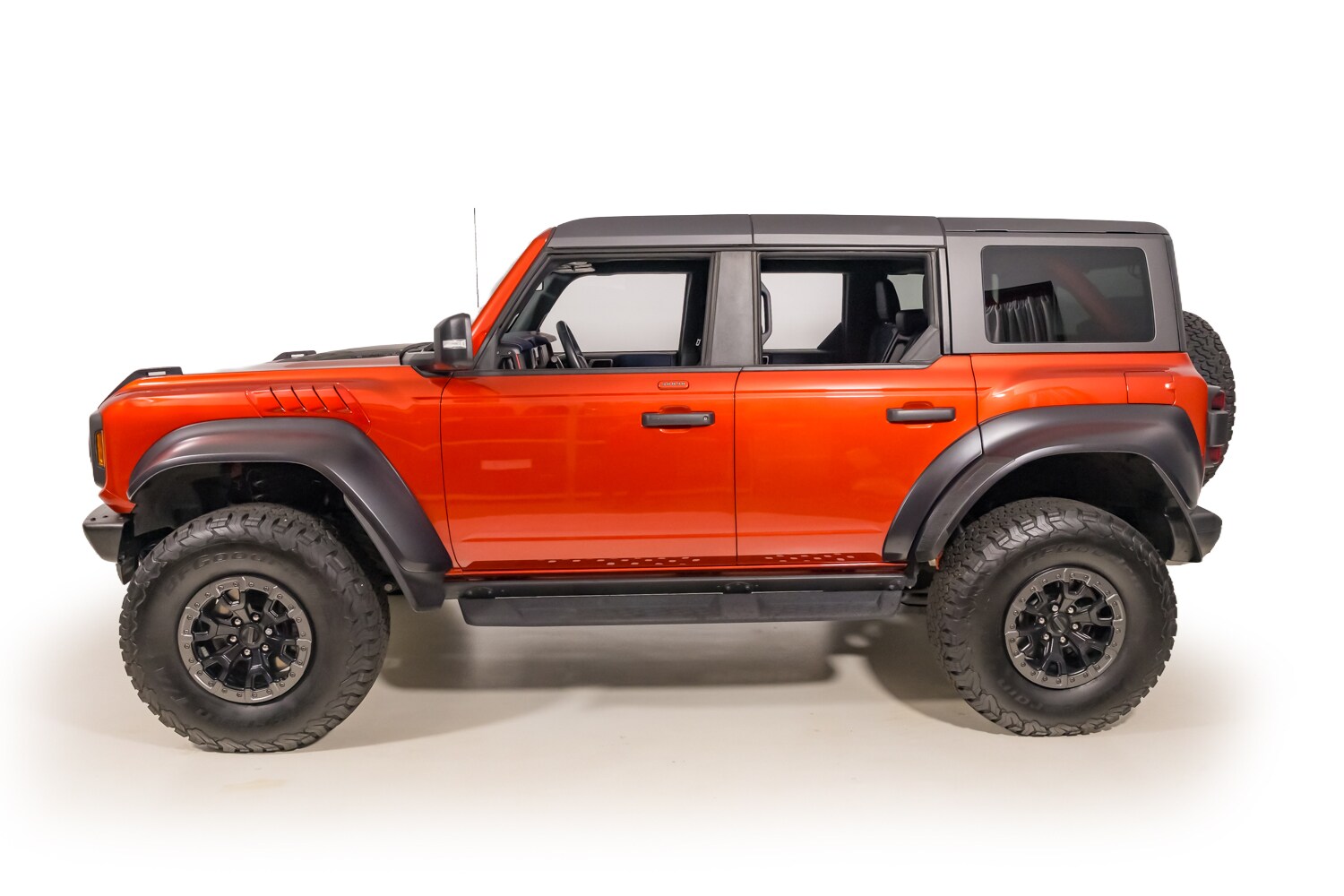 2023 Ford Bronco Raptor photo 3