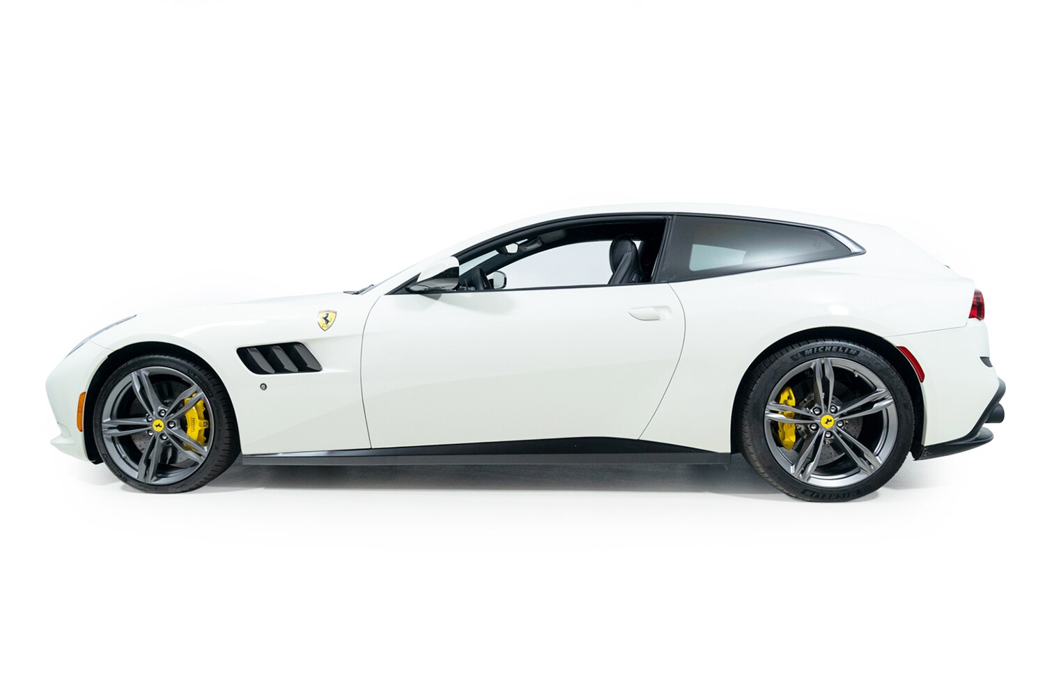 2018 Ferrari GTC4Lusso photo 3