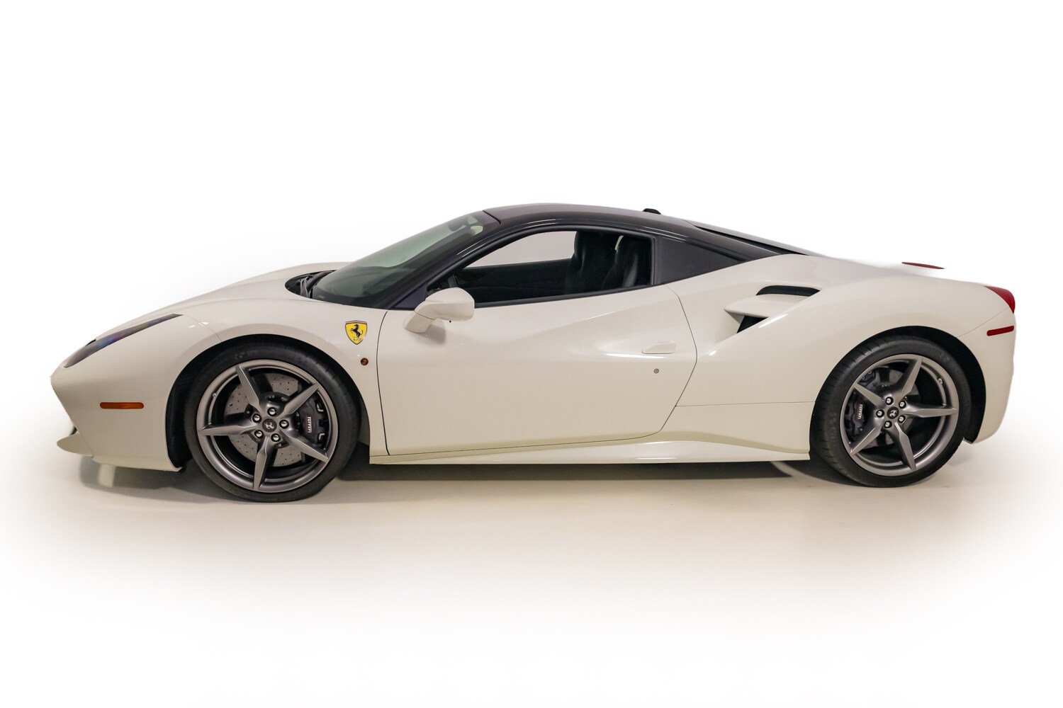 2018 Ferrari 488 GTB photo 2