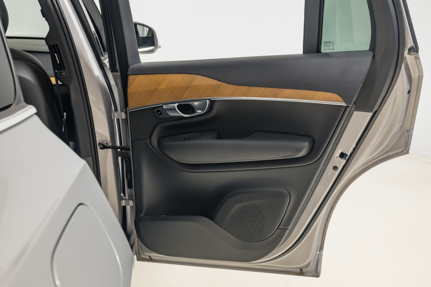 2024 Volvo XC90 Plus - Photo 25