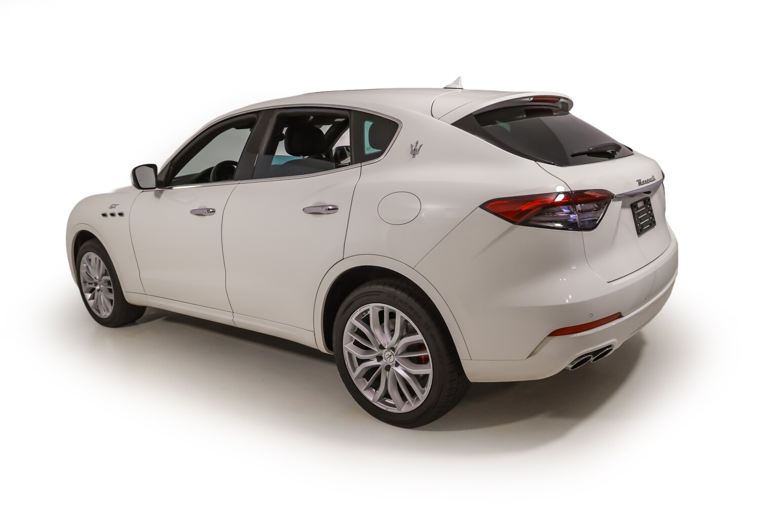 2022 Maserati Levante GT photo 2
