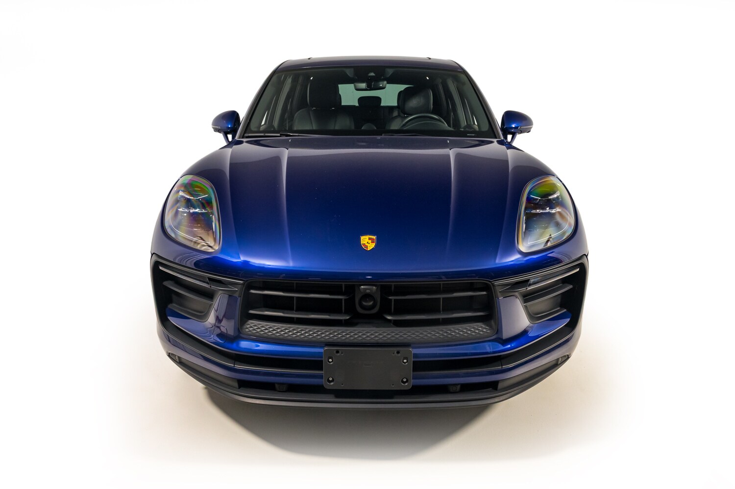 2023 Porsche Macan T photo 2