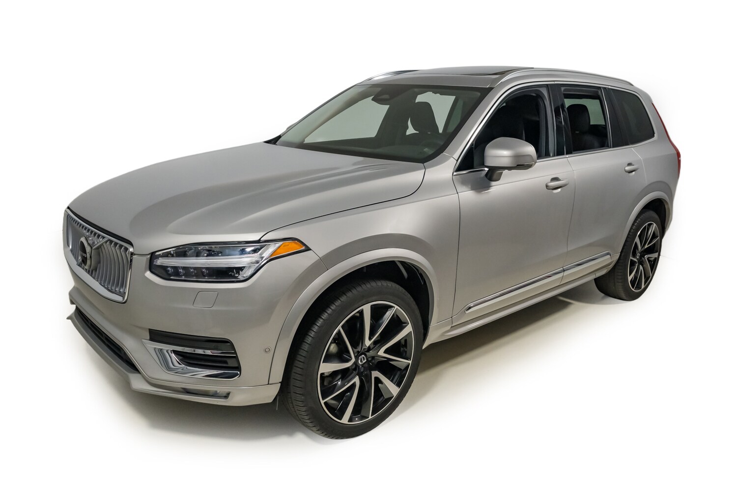 2024 Volvo XC90 B5 Plus photo 2